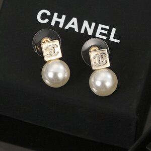Chanel pearl earrings